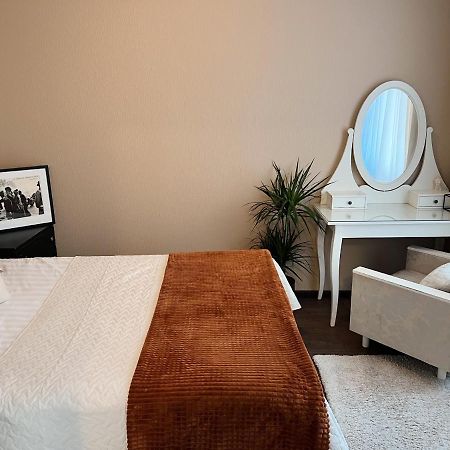 Cozy Apartment In Tallinn Old Town, Great Location ภายนอก รูปภาพ